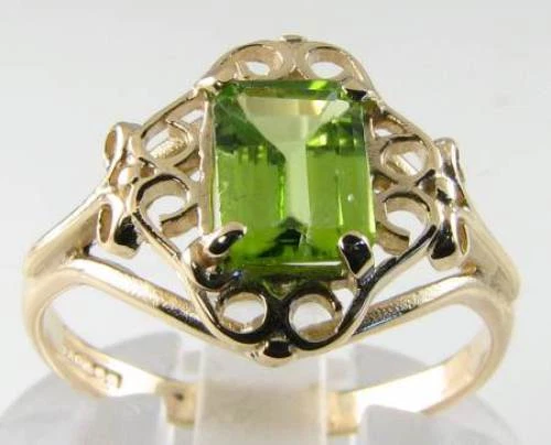 VICTORIAN 9K  PERIDOT SOLITAIRE EMERALD CUT RING FREE RESIZE - Image 1 of 1