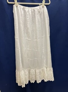 VTG NEW TAGS GEDE AUSTRIA WHITE CROCHET TRIM LACE PETTICOAT MAXI MEDIUM LARGE - Picture 1 of 7