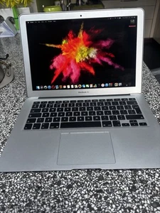 Apple MacBook Air 13 Inch Laptop 2017 Core i5 1.8GHz 8GB Ram 121GB Ssd A1466 - Afbeelding 1 van 12