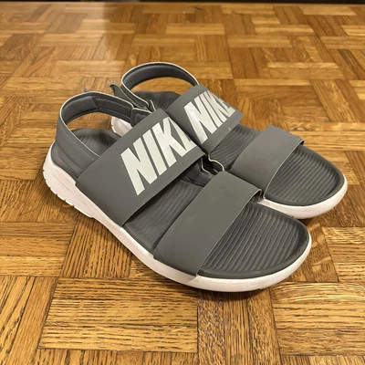 Sandalia Nike Tanjun para mujer talla 11 gris fresco correa ajustable 882694-002 justa Foto 1 de 4
