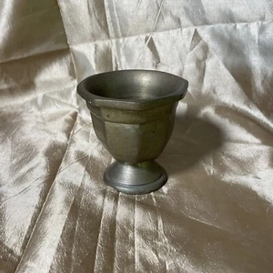 Piccola tazza pesante mediorientale ottone massiccio - Foto 1 di 6
