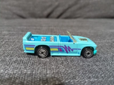 Mini camión Hot Wheels, azul, turquesa, ruedas UH, como nuevo Foto 1 de 4