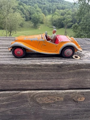 Vintage Dinky MG Midget Car – Laranja, Driver Intacto, Pára-brisa Ausente - Imagem 1 de 4