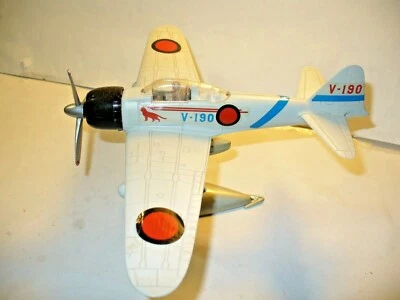 MITSUBISHI A-M "ZERO" modello in plastica scala 1/50 - Immagine 1 di 3