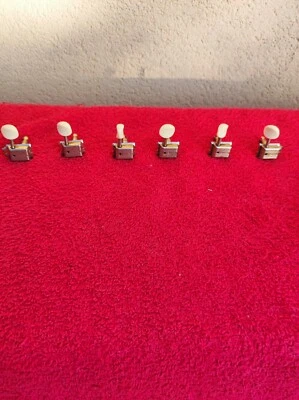 Meccanica in bachelite a una linea, anni 50 Foto 1 de 3