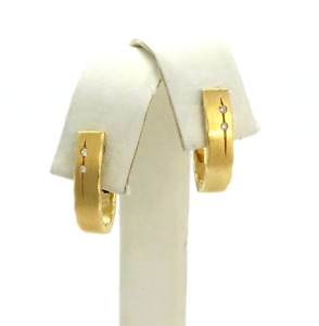 18k Gold Diamond Oval Huggie Hoop Earrings Brushed Diamond Cut Edge Designer 5gr