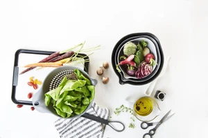 Venn Kitchen Gadgets - Bowls Spoons Chopping Board Grater Jugs Sieve Timer Scale - Picture 1 of 23