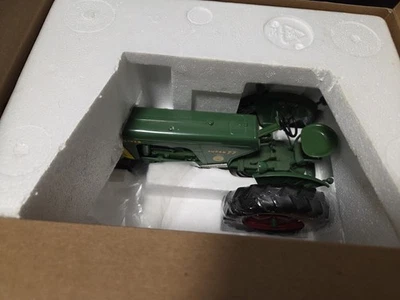 1/16 Spec Cast Oliver Super 77 Tractor With Narrow Front, 2004 Iowa FFA In BOX - Image 1 of 4