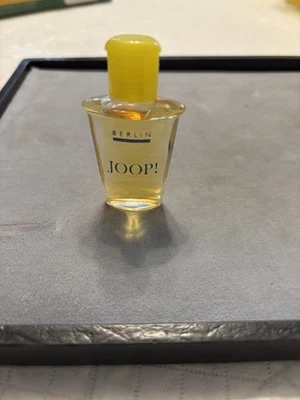 Joop! Tamaño de muestra de perfume Berlin Foto 1 de 3