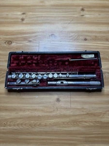 W. T. Armstrong Elkhart USA Student Flute Model #104 ? - Picture 1 of 23