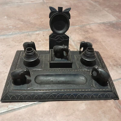 Ecritoire ancien en ébène avec éléphants - Photo 1/4