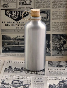 Botella de agua de aluminio para bebidas estilo bicicleta años 50 vintage con corcho retro - Imagen 1 de 2