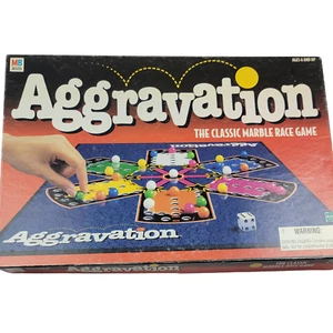 Aggravation Brettspiel 1999 Milton Bradley komplett Murmeln Würfel Vintage Familienspaß - Bild 1 von 8