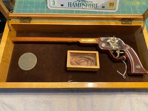 Eagle West Enterprises Rubbolver Mayor's Edition Rubberband Gun #0453 (Pg190B) - Picture 1 of 9