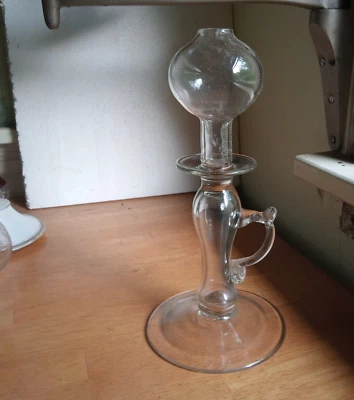 LÁMPARA PARA HACER ENCAJE ACEITE DE BALLENA PONTILADA SOPLADA SIN TEMPRANA DE LA DÉCADA DE 1820 CON MANGO APLICADO Foto 1 de 4