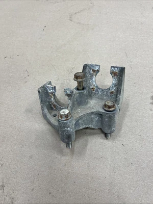 ✅ 03-10 HONDA ELEMENT MT MANUAL TRANSMISSION SHIFTER LINKAGE CABLE BRACKET - Image 1 of 4