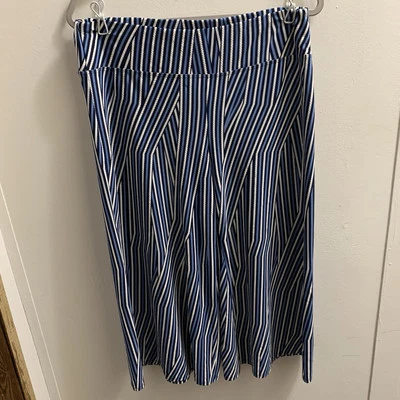 Coco Bianco Capris New Without Tags Blue Stripe Large Waist 33” Inseam 21.5”  - Image 1 of 4