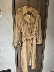 Vintage London Fog Trenchcoat - Picture 1 of 7