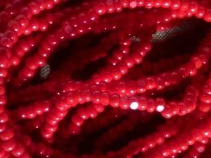 vtg 1 HANK RED OPAQUE CHARLOTTE GLASS BEADS 13/0 #050715z - Picture 1 of 4