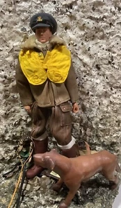 1/6 WWII 3-Zero British RAF Bomber Pilot in Sheepskin & Dog 1942 - Imagen 1 de 15