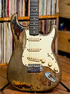 Left-Handed Electric Guitar  - Picture 1 of 2
