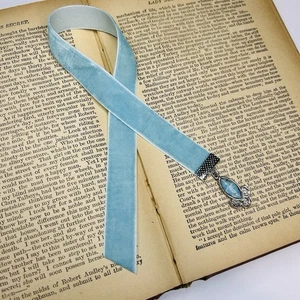 Handmade Velvet Bookmark Repurposed Vintage Jewelry One of a Kind Bookish Gift - Imagen 1 de 3