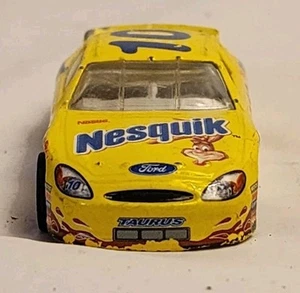 2002 Hot Wheels Pro Racing Jeff Green #10 Nesquik Ford Taurus 1:64 Scale - Picture 1 of 10