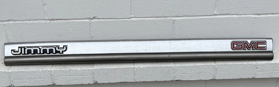 Chevy GMC S15 JIMMY Lower Tailgate TRIM MOULDING Genuine OEM 15721129 GRAY OEM - Image 1 of 4