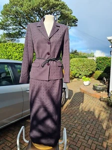Beautiful Ladies French 'Saint Hilaire' 2 piece wool Suit Never Worn Size 12/40 - Picture 1 of 2