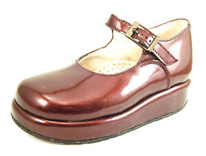 DE OSU - Spain - Girls Burgundy Red Patent  Dress Shoes - European 24 Size 7
