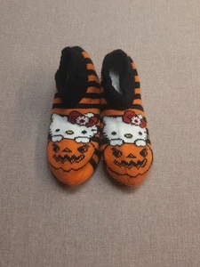 Hello Kitty Halloween Pumpkin Faux Fur Gripper Slipper Socks Stripe Black Orange - Picture 1 of 4