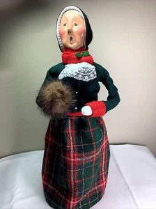 Byers’ Choice Carolers Traditional Christmas Woman Ltd Ed Fur Muff 344 - Picture 1 of 11