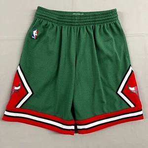 Mitchell & Ness Authentic Chicago Bulls 2008-09 Green Week Swingman Shorts - Picture 1 of 11