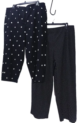 Lote 2 Pantalones Capri Briggs Recortados Negros Punteados y Bordados Margaritas Para Mujer 18 Foto 1 de 4