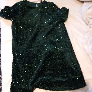 New Look Dark Green Velvet Sequin - Picture 1 of 5