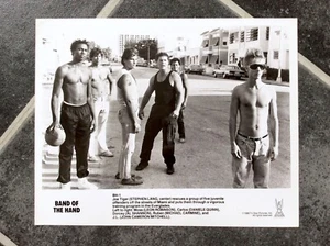 BAND DER HAND Film Foto STEPHEN LANG MICHAEL CARMINE JOHN CAMERON MITCHELL - Bild 1 von 1