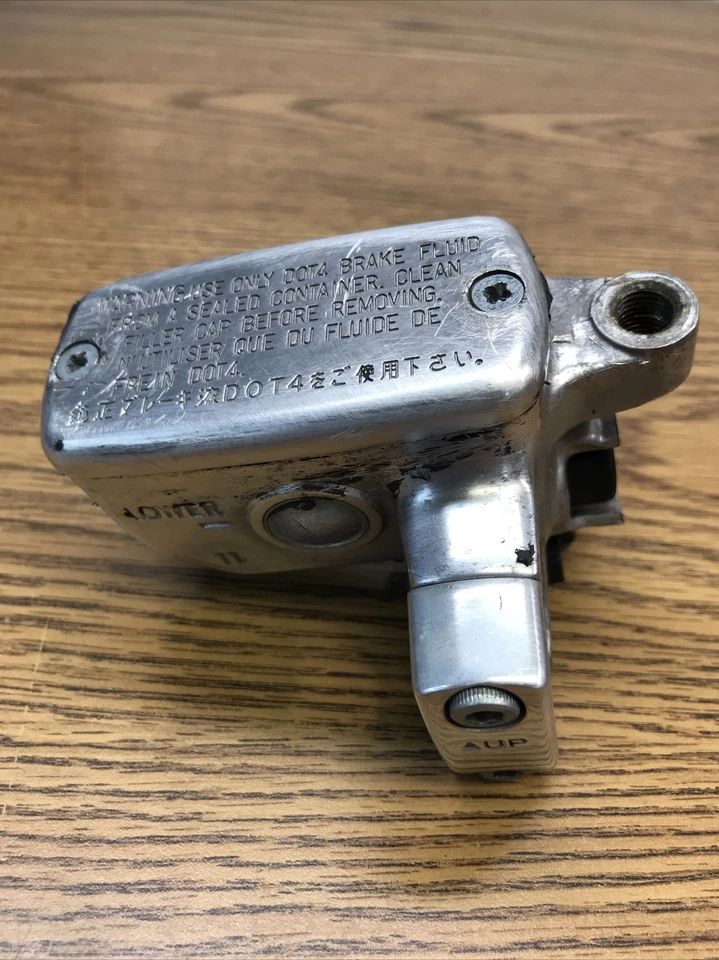 PIEZA CILINDRO MAESTRO FRENO DELANTERO HONDA SHADOW VLX VT600 2000-2004 #45510-MBA-951 Foto 1 de 4