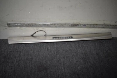 INFINITI M35 2006-2008 PLACA DE DESGASTE DELANTERA DERECHA MOLDURA FÁBRICA OEM Foto 1 de 4