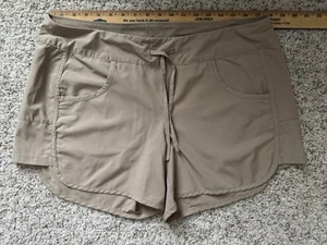 Magellan Fish Gear Women’s Khaki Shorts, XL, Back Pocket with Zipper (set of 4) - Picture 1 of 8