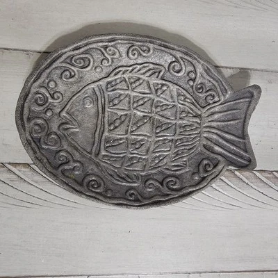 Vintage Fish Shaped Footed Cast Metal Tray Dish Trinket Container - Image 1 of 4