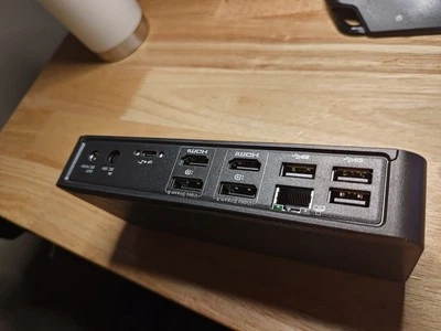 Targus DOCK182-A USB-C docking station - Image 1 of 4