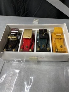 Lillian Vernon Holz altmodische Oldtimer Ornamente 4er Set - Bild 1 von 6