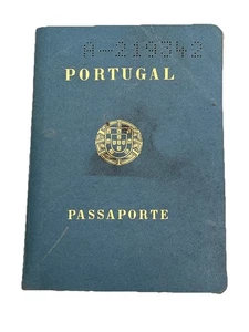 Vintage Portugal Portuguese Man Passport 1967 - Picture 1 of 5