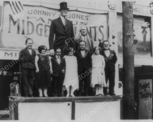 Midgets & Giant Side Show On Stage 1920s 8x10 Reprint Of Old Photo - Picture 1 of 1