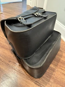 A Set Of Willie & Max Braided Slant Throw-Over Saddlebags For Motorcycle Vintage - Bild 1 von 16