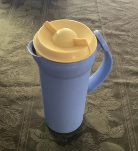 Tupperware Twist N Pour Krug & Deckel / 1,1 l / # 3412 A-1 - Bild 1 von 8