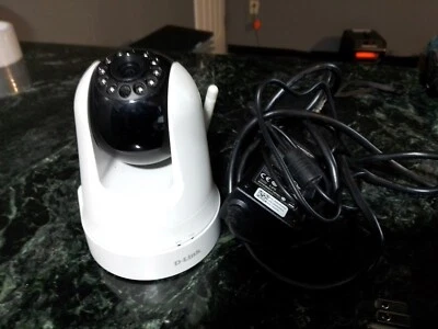 D-Link DCS-5020L Wireless Day Night Pan/Tilt Cloud Camera White - Image 1 of 3