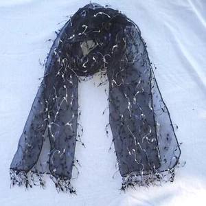 Bufanda envolvente negra transparente grande Chico's flecos 13" x 64" A1002 - Imagen 1 de 6