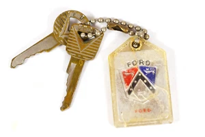 Ford 1955 Dealer Keychain & Keys 55 Ford 4 Door Green & White Glenwood Motors - Picture 1 of 6