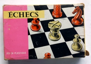VINTAGE JEU D'ECHECS PLASTIQUE de VOYAGE - Imagen 1 de 2